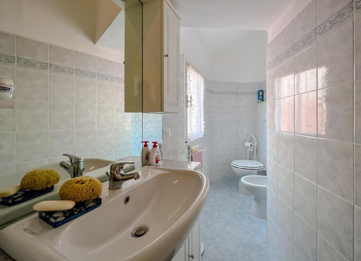 Splendido Appartamento Con Vista Mare Su Piazza Dante Varraze Exterior foto